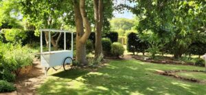 Secret garden spots for post ceremony drinks